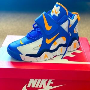 Nike Air Barrage Mid